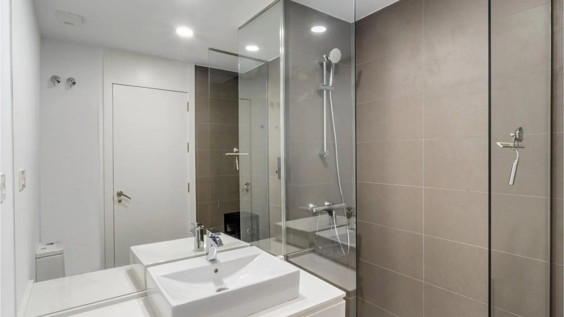 Oceana Views - 2 Bedroom Apartment 에스테포나 0*,
