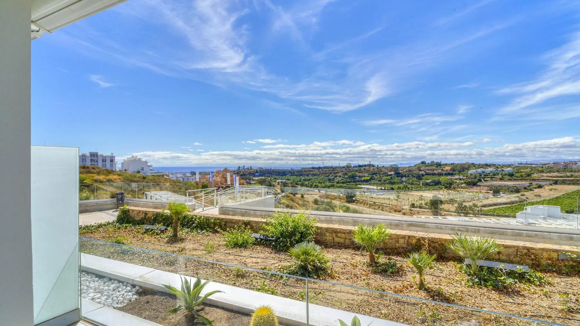 Oceana Views - 2 Bedroom Apartment Estepona Spanje
