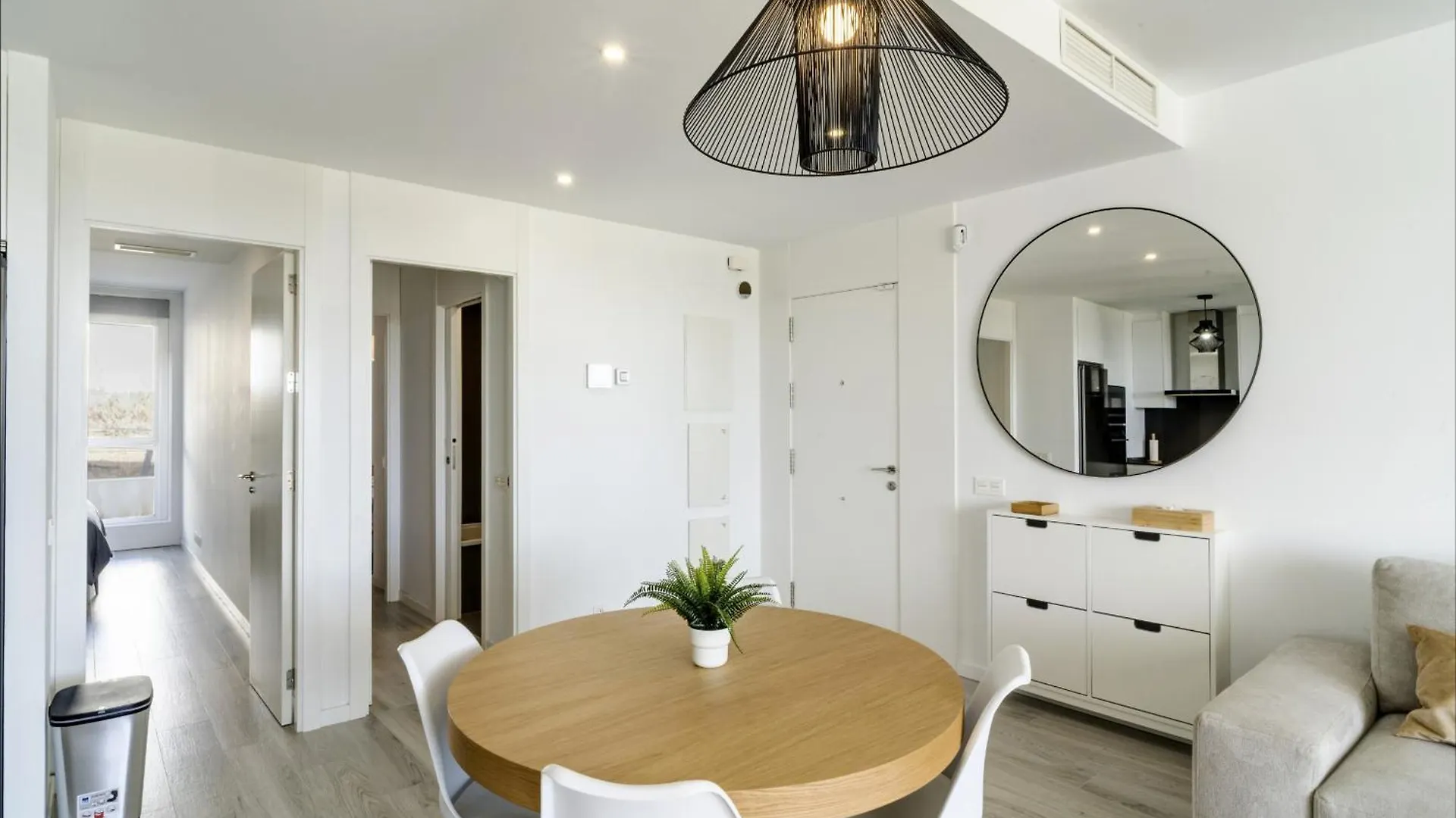 Oceana Views - 2 Bedroom Apartment 에스테포나