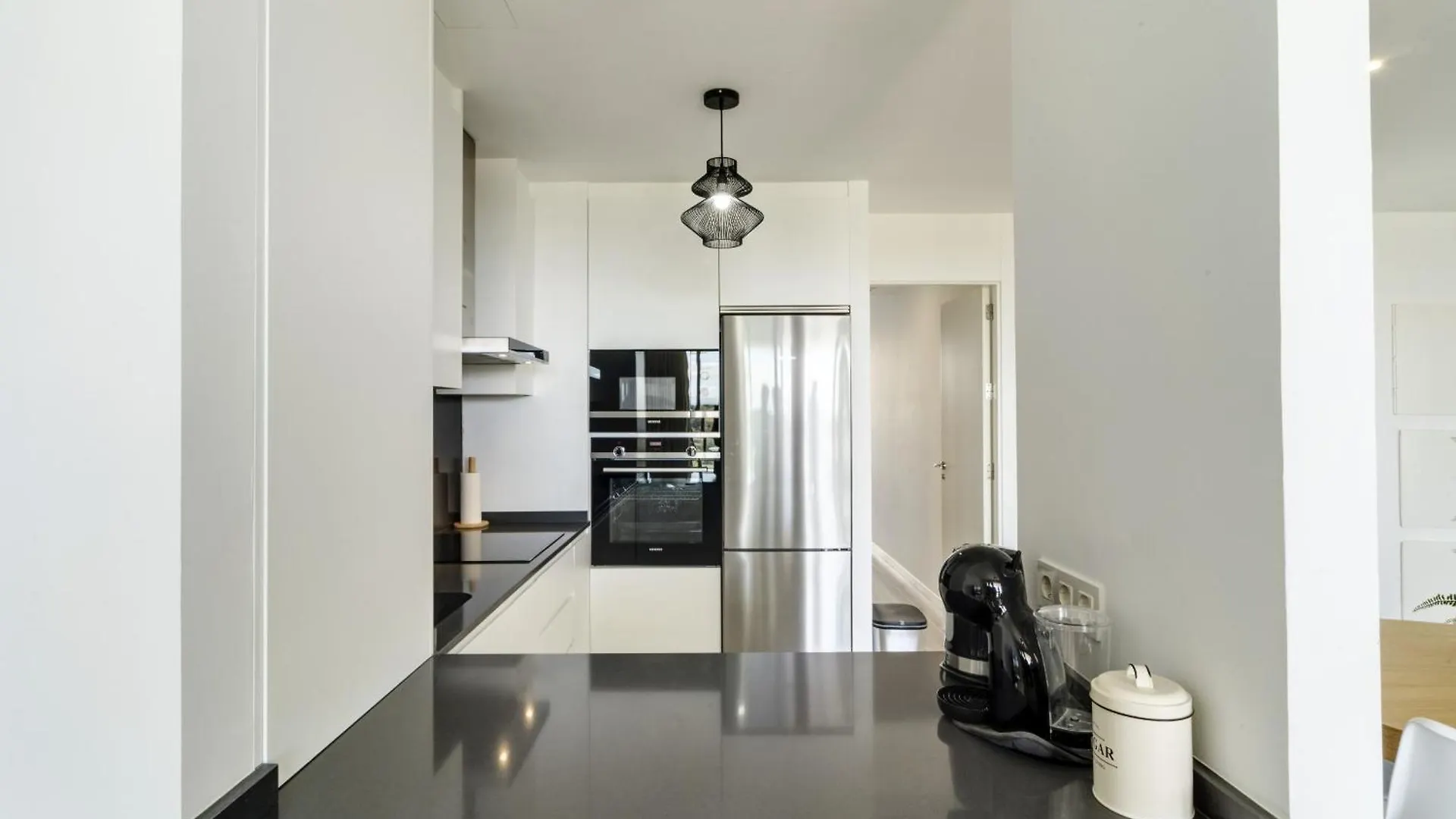 Oceana Views - 2 Bedroom Apartment 에스테포나